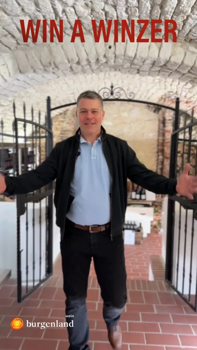 WIN! WIN! WIN A WINZER!!! WEIN INKLUSIVE!
🍷 Heute: Mathias Jalits vom @weingut_jalits in Badersdorf

Von der Rebe ins Glas – für Mathias ist Wein nicht nur Beruf, sondern pure Leidenschaft! 💪🍷 Er liebt die Ernte, lebt den Adrenalinkick und weiß, dass ein gutes Glas Wein erst mit dem richtigen Essen perfekt wird. Gewinne Mathias und genieße burgenländischen Wein mit einem echten Genießer!

Mitmachen und gewinne deinen Winzer für deine private Feier oder einen besonderen Firmenevent.

📅 Teilnahmeschluss: 2 Wochen nach Veröffentlichung des jeweiligen Beitrags. Jeden zweiten Sonntag habt ihr ein Jahr lang wieder die Chance einen Winzer oder einer Winzerin zu gewinnen, falls es dieses Mal nicht gleich klappt – viel Glück! 

✅ So könnt ihr teilnehmen:
• Like unsere Seite Wein Burgenland & die Seite des jeweiligen Winzers
• Like & teile den Beitrag
• Kommentiere, für welche Gelegenheit du den Winzer gewinnen möchtest

🔹 Mindestalter: 18 Jahre
🔹 Gewinner-Ermittlung: Zufallsprinzip – die Gewinner werden per privater Nachricht (PN) verständigt
🔹 Meta-Hinweis: Das Gewinnspiel steht in keiner Verbindung zu Meta und wird weder gesponsert, unterstützt noch organisiert
🔹 Rechtsweg ist ausgeschlossen
🔹 Foto- und Videoaufnahmen: Beim Besuch des Winzers werden Fotos und Videos erstellt, die auf den Social-Media-Kanälen von Wein Burgenland und dem jeweiligen Winzer veröffentlicht werden. Mit der Teilnahme am Gewinnspiel stimmst du automatisch der Veröffentlichung dieser Inhalte zu.

📆 Infos zur Einlösung des Gewinns:
• Feiern ab mindestens 6 bis maximal 30 Personen
• Terminvereinbarung erfolgt direkt mit dem Winzer – dafür benötigen wir eure Kontaktdaten (werden ausschließlich für diese Aktion verwendet)
• Dauer: Maximal 3 Stunden – wenn ihr ihn zum Essen einladet, bleibt er vielleicht auch länger

📢 Jetzt mitmachen & eure Chance auf ein einzigartiges Weinerlebnis sichern!

#WeinBurgenland #WinaWinzer #Burgenland #oesterreichwein #weintourismusburgenland